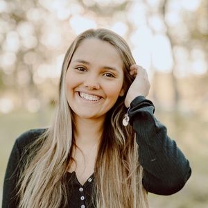 Meet your Posher, Alyssa